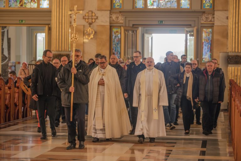 KONWIWENCJA DROGI NEOKATECHUMENALNEJ W SANKTUARIUM MATKI BOŻEJ LICHEŃSKIEJ