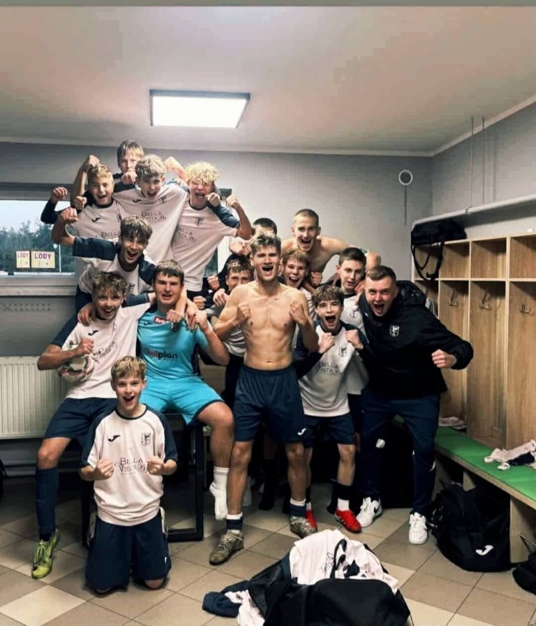 Sokół Kleczew podbija boiska młodzieżowe – emocje, pasja i zwycięstwa