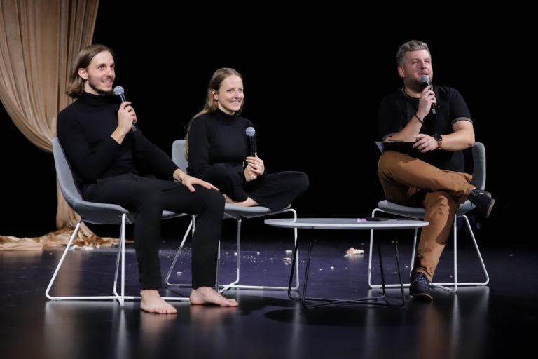 „Sensus” w Koninie – spektakl o współczesnej miłości z nutą melancholii