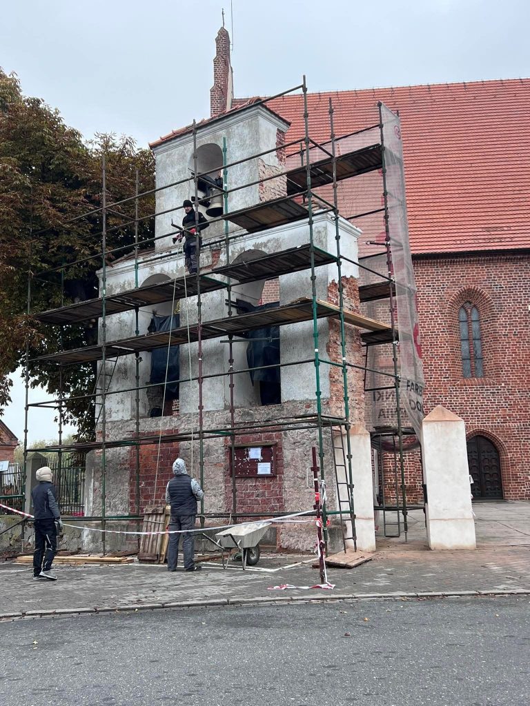 Remont zabytkowej dzwonnicy w Kleczewie