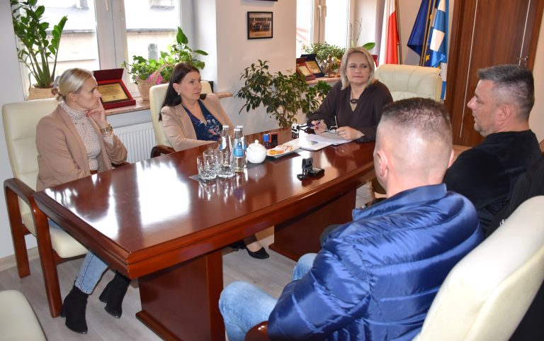 Podpisano umowę na przebudowę drogi w miejscowości Stawki