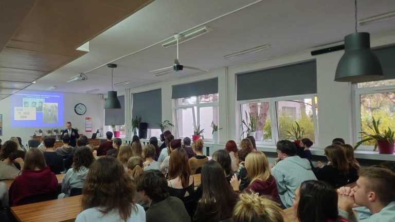 Uczniowie II LO w Koninie poznali historię antykomunistycznej konspiracji młodzieżowej