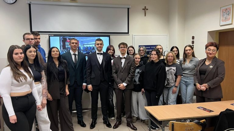 Styl i elegancja przed studniówką w ZSBiKZ Konin