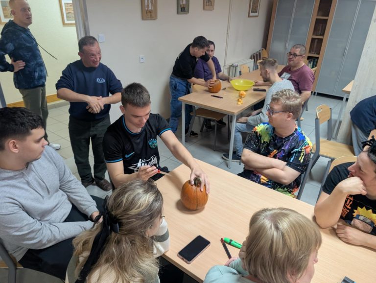 Uczniowie ZS CKU w Koninie odwiedzili Fundację „Mielnica”