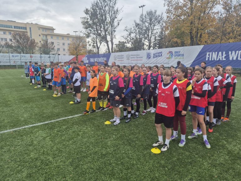 Dziewczęta z Wilczyna najlepsze w Wielkopolsce!  „Z Orlika na Stadion”