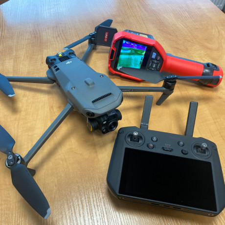 Nowoczesny dron i kamery termowizyjne w ANS