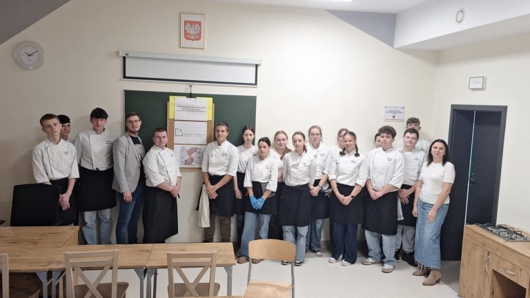 Uczniowie ZSEU poznali tajniki włoskiej kuchni i siłę relacji zawodowych