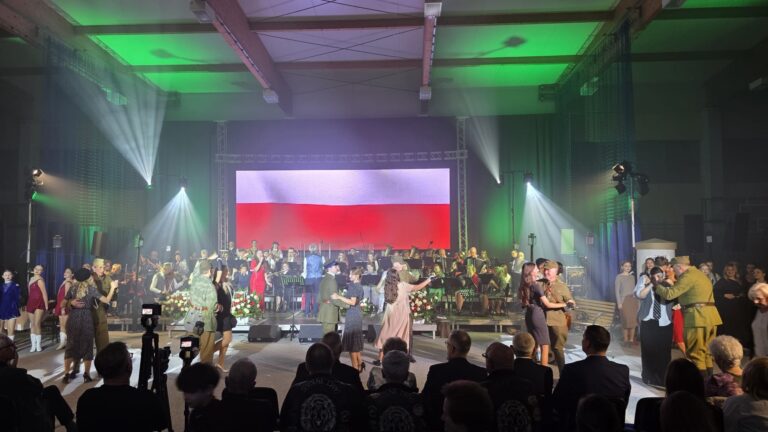 Wyjątkowy koncert „Spacer po Warszawie” w Rychwale zachwycił publiczność