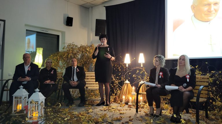 Wieczornica Patriotyczna w Starym Mieście – żywa lekcja historii i wspólnego świętowania