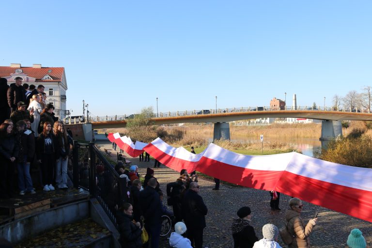 Uczniowie ZSCKU w Koninie uczcili 107. rocznicę odzyskania niepodległości