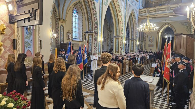 Religijnie i patriotycznie – Gmina Krzymów uczciła Narodowe Święto Niepodległości