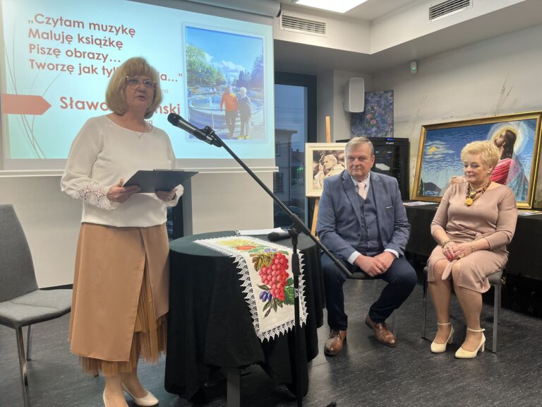 Sztuka wrażliwości i cierpliwości z matematyką w tle – wernisaż Sławomira Ulińskiego w Krzymowie