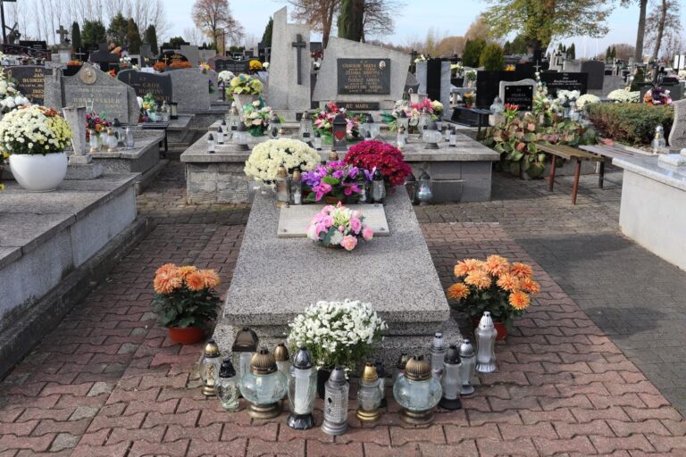 Gmina Kleczew z dotacją na renowację mogił historycznych