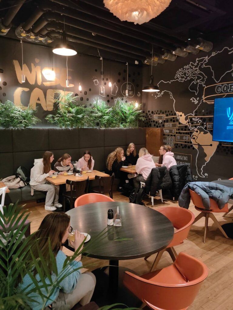 telarze z ZSEU w Żychlinie zdobywają doświadczenie w poznańskich hotelach