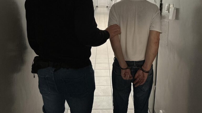 Policjanci z Konina coraz częściej stosują natychmiastowe nakazy i zakazy wobec sprawców przemocy domowej