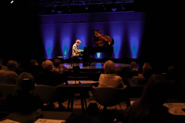 Spotkanie z muzyką klasyczną w Kinie Cafe w Koninie