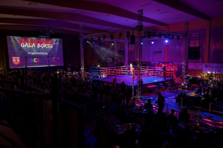 III Kleczewska Gala Boksu przyciągnęła tłumy. Emocje, sportowa rywalizacja i koncert KaeN-a