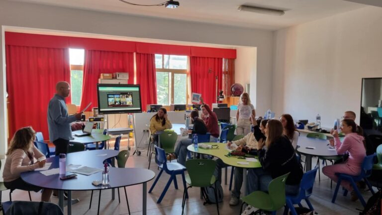 Młodzież z II LO na wyspie Lipari w ramach Erasmus+