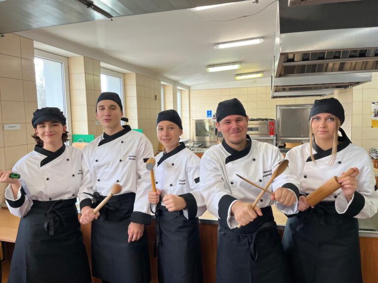 Warsztaty kulinarne w ZSBKiZ z Tomaszem Królikowskim