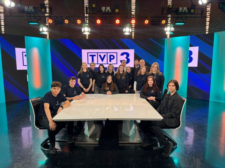 Uczniowie z Żychlina uczestniczą w debacie o młodych na wsi