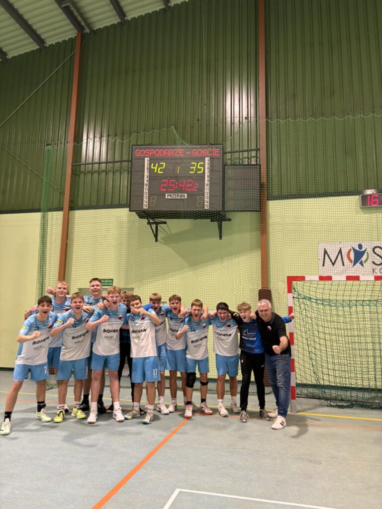 Juniorzy młodsi Startu Konin zwyciężają w ligowym pojedynku