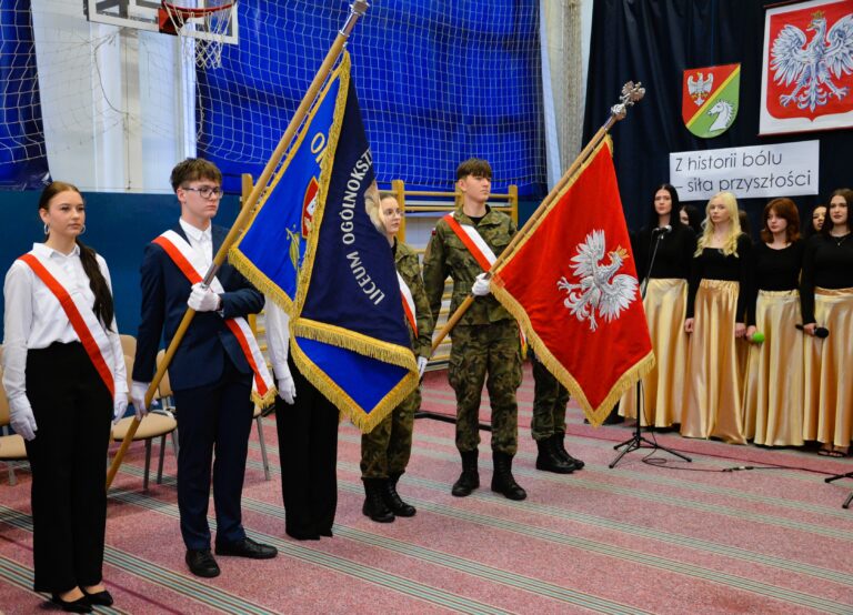 Uroczyste ślubowanie Oddziału Przygotowania Wojskowego w ZSOT Kleczew