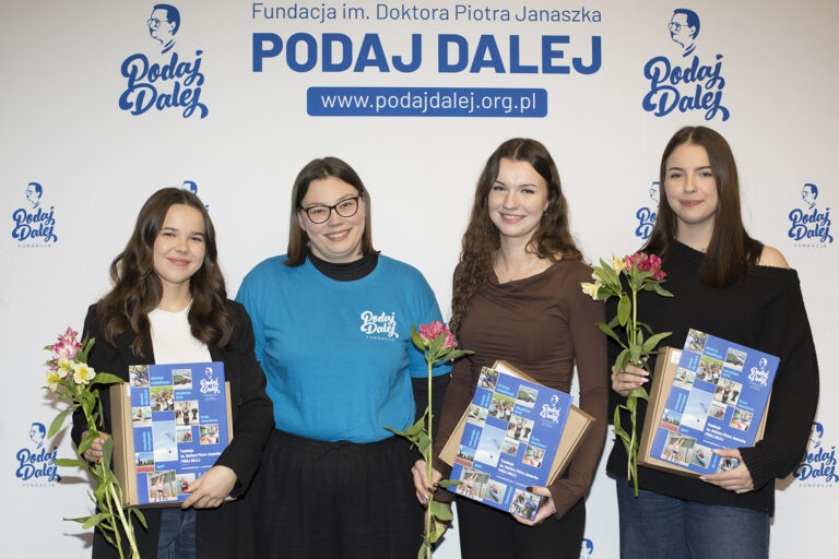 Fundacja PODAJ DALEJ