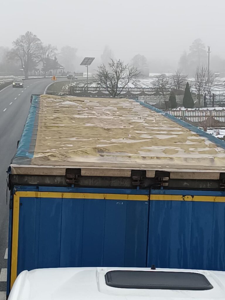 Trudne warunki na drogach na początku grudnia