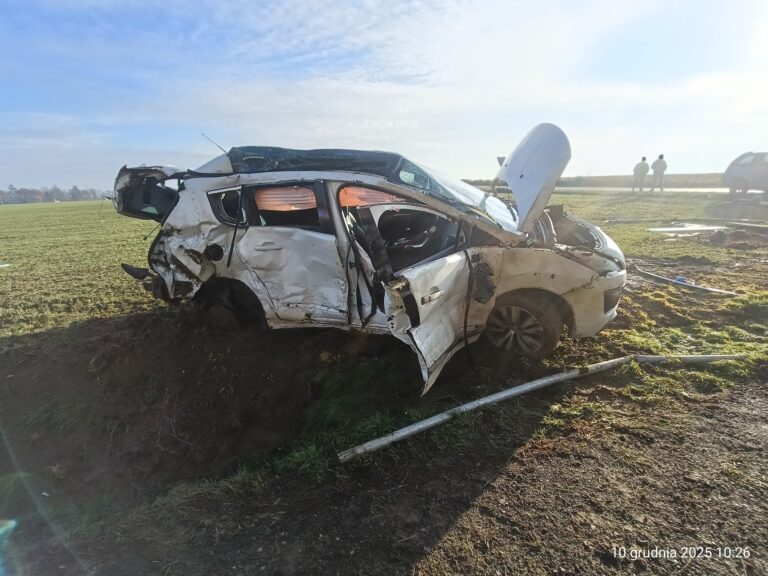 Groźny wypadek w miejscowości Biela. Ciężarówka zderzyła się z osobówką!