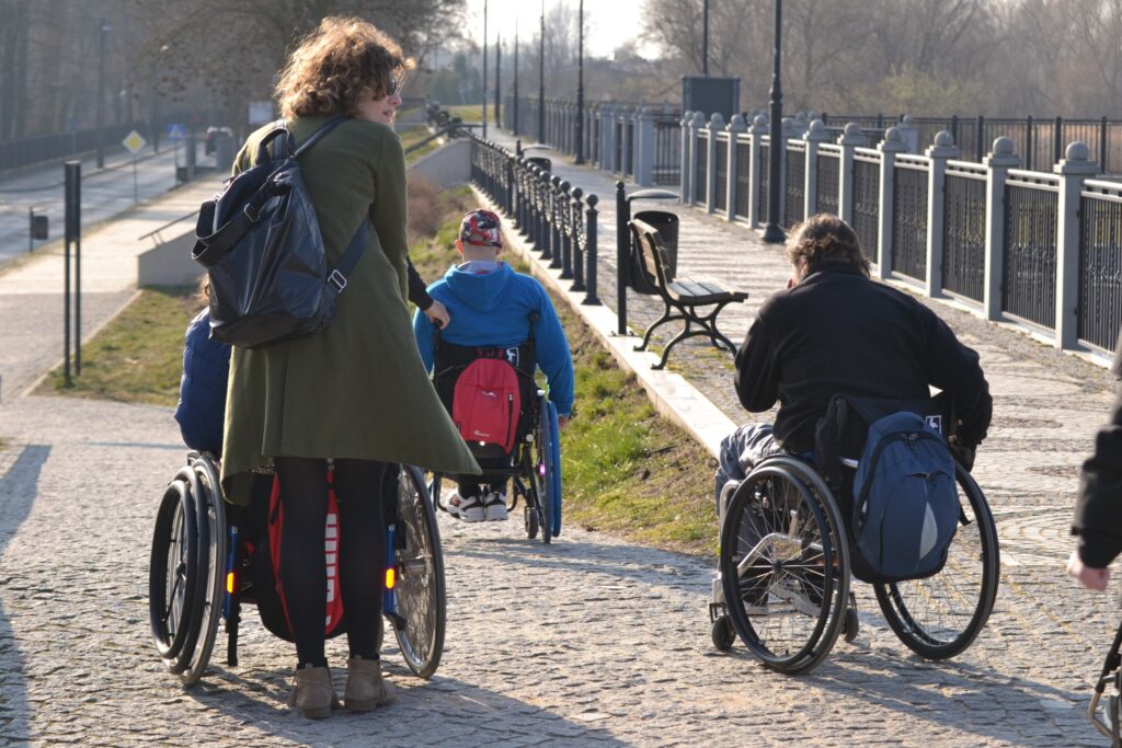 Fundacja PODAJ DALEJ