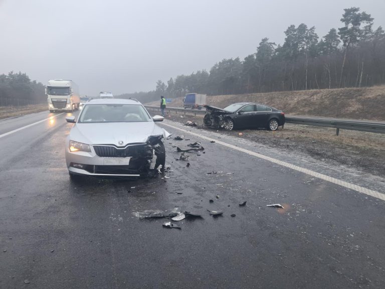 Coraz więcej kolizji na drogach Konina i powiatu. Policja apeluje o ostrożność.