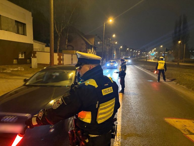 Rewolucja na drogach. Od dzisiaj wchodzą w życie surowe kary dla kierowców