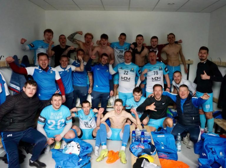 Błękitni Helenów nowym liderem Klasy B po emocjonującej kolejce