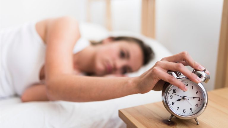 Coraz więcej Polaków cierpi na bezsenność. Nieleczone zaburzenia snu mogą prowadzić do poważnych chorób