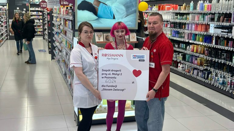 Akcja „Pomagamy jak umiemy” w Poznaniu. Ponad 6 tysięcy złotych dla Fundacji „Głosem Zwierząt”