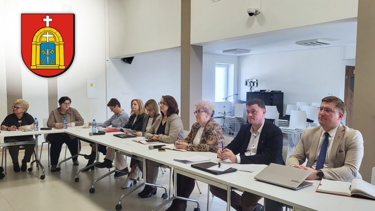 Narada dyrektorów szkół w gminie Stare Miasto. Omówiono najważniejsze wyzwania w oświacie