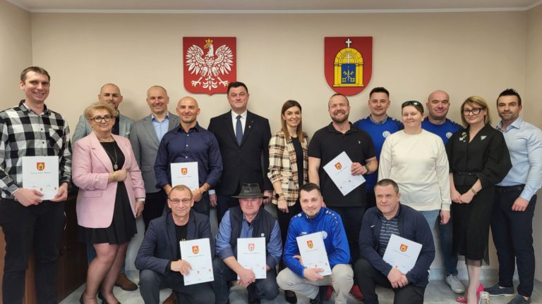 Wsparcie dla klubów sportowych w gminie Stare Miasto. Na rozwój sportu przeznaczono 250 tys. zł