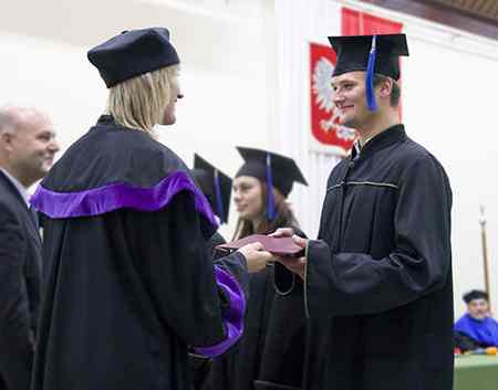 Pierwsze absolutorium w PWSZ