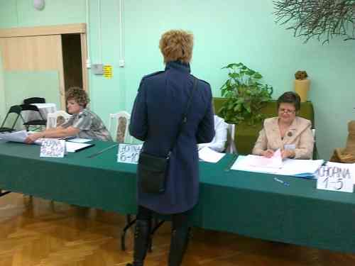 Średnia frekwencja 4,91%