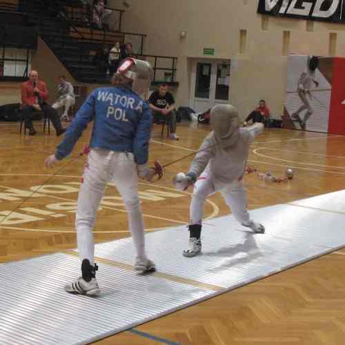 Trzech koninian i jedna koninianka na „pudle”