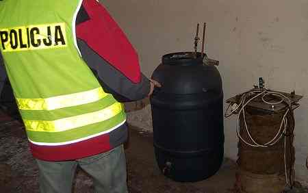 Bimbrownia u 72-latka