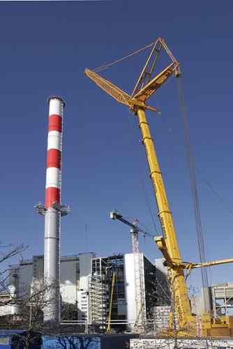 Stalowy komin w elektrowni