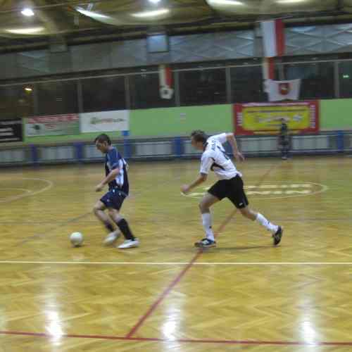 Lider lepszy od wicelidera