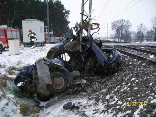 Pociąg zmiażdżył Daewoo