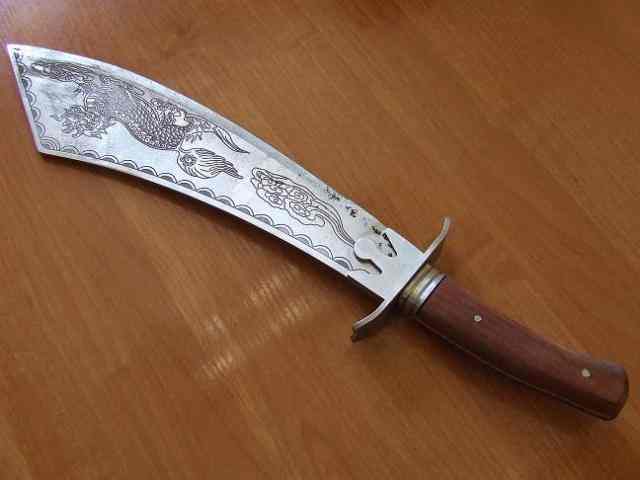 Z maczetą na przeciwnika