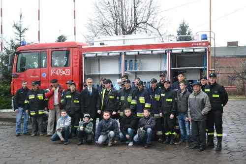 Nowy wóz dla strażaków w Kłodawie