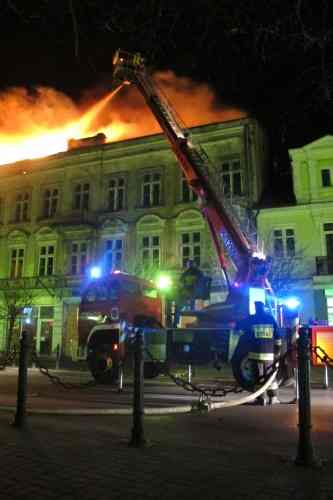 Pożar pustostanu w Kole [aktualizacja 02.04.2012, godz. 06.16]