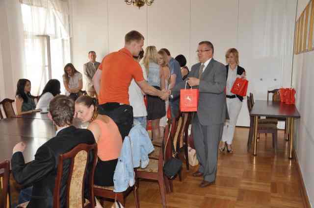 Oni do nas, a my do nich, czyli krótko o wymianie