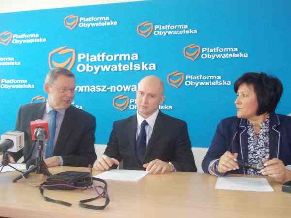 Postawa na trójkę?