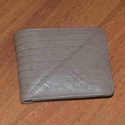 Znaleźli portfel, oddali tysiąc złotych właścicielce